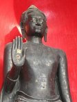 Buda con Abhaya Mudra
